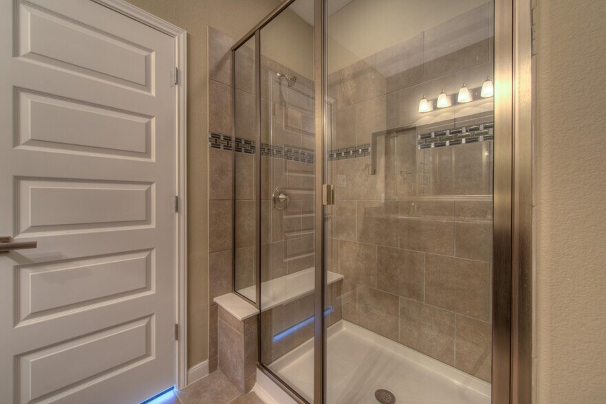 Building Photo - 405 S Meadowlark St