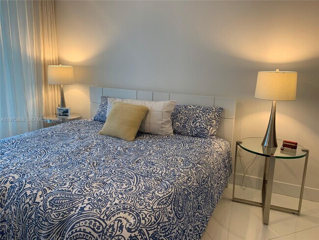 Building Photo - 1 N Ocean Blvd