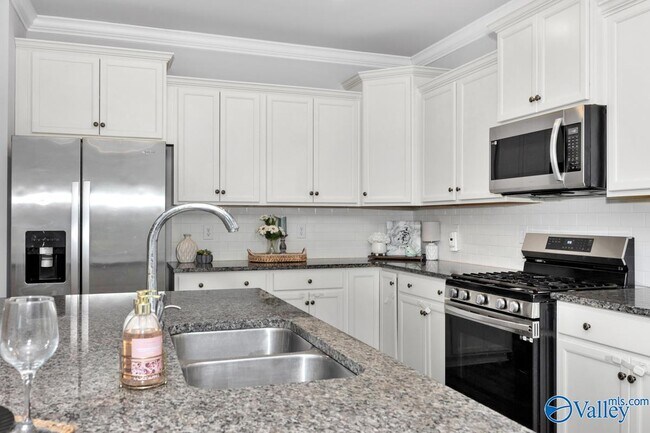 Building Photo - 106 Oak Fletcher Dr