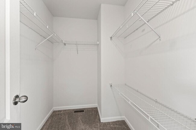 Building Photo - 64 Grant St