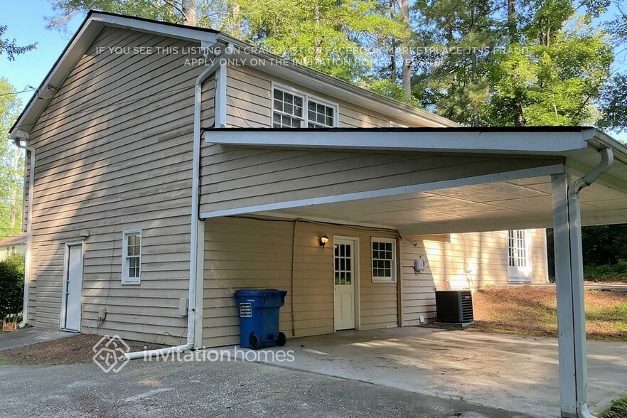 Building Photo - 3258 Village Glen Dr SW