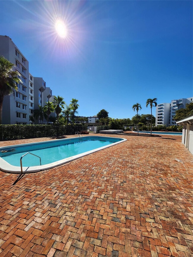 Building Photo - 9001 SW 77th Ave