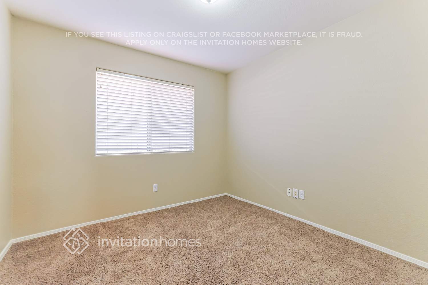 Building Photo - 1391 E Gary Dr