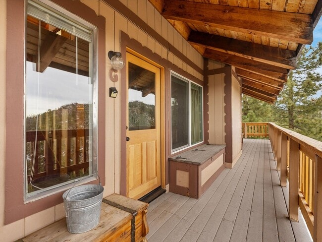 Building Photo - Seasonal or full-time Rental