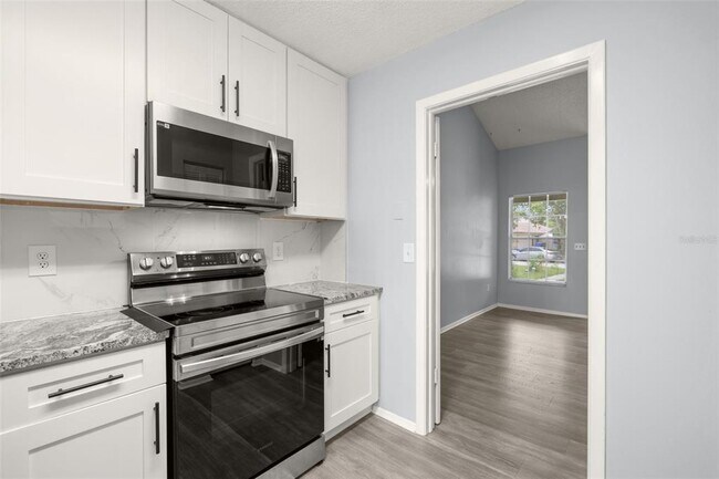 Building Photo - 3257 Laurel Dale Dr