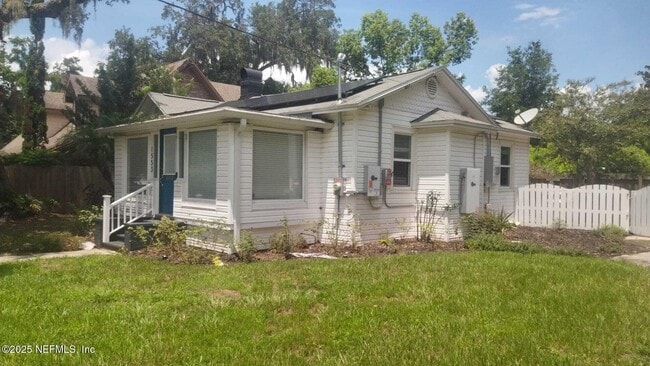Building Photo - 1553 Sheridan St