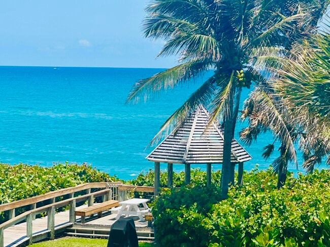 Building Photo - 420 Celestial Way