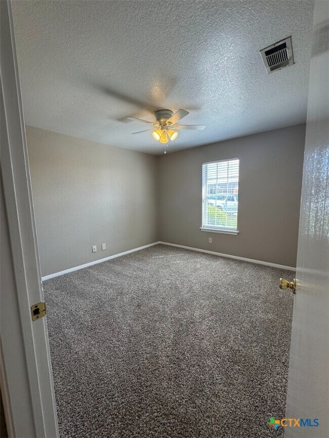 Building Photo - 1501 Windward Dr