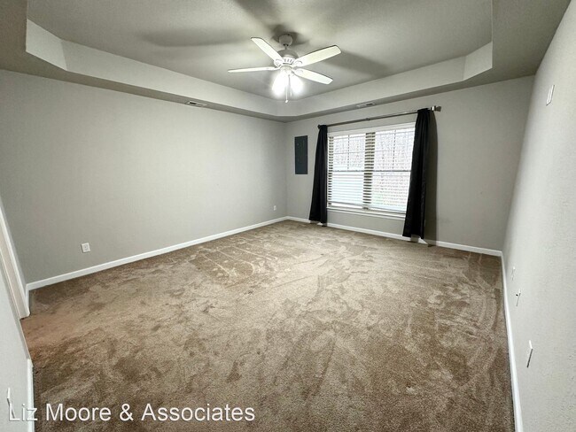 Building Photo - 4 br, 2.5 bath House - 200 Seasons Circle ...