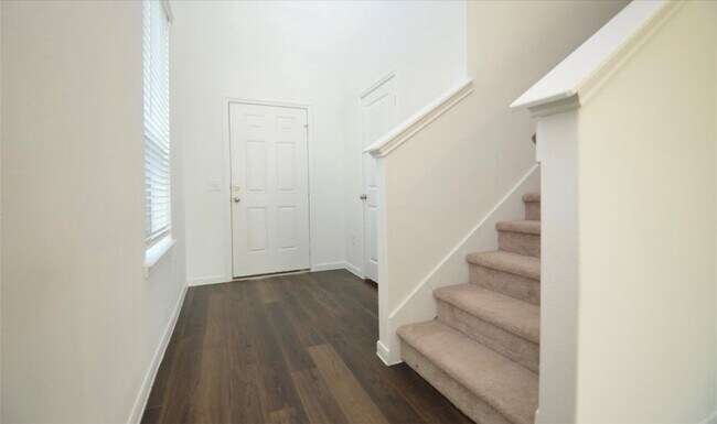 Building Photo - 16412 Big Hickory Dr