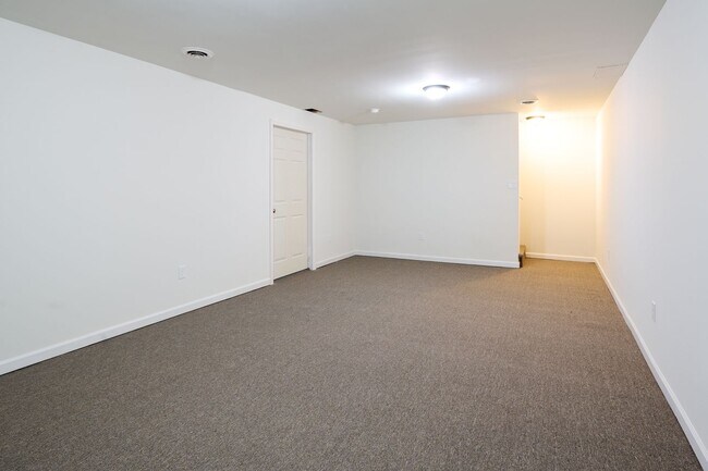 Building Photo - 3017 Fairchild Ln