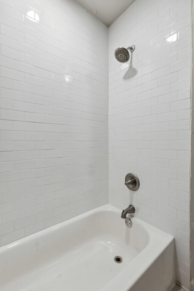 Building Photo - 4016 Winfield Ave