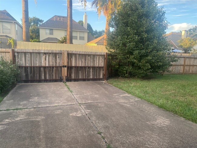 Building Photo - 15330 Geral Ln