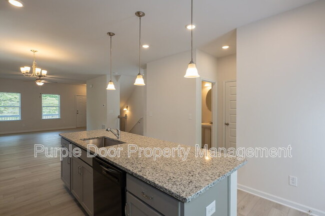 Building Photo - 1672 Eagle Dr