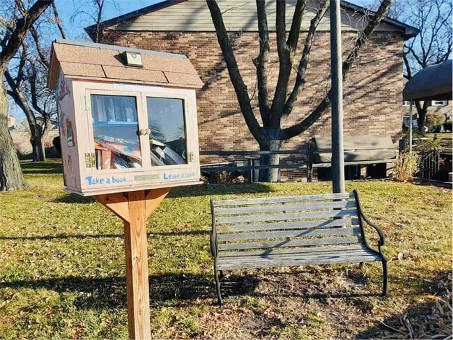 Building Photo - 932 Westbrooke Way