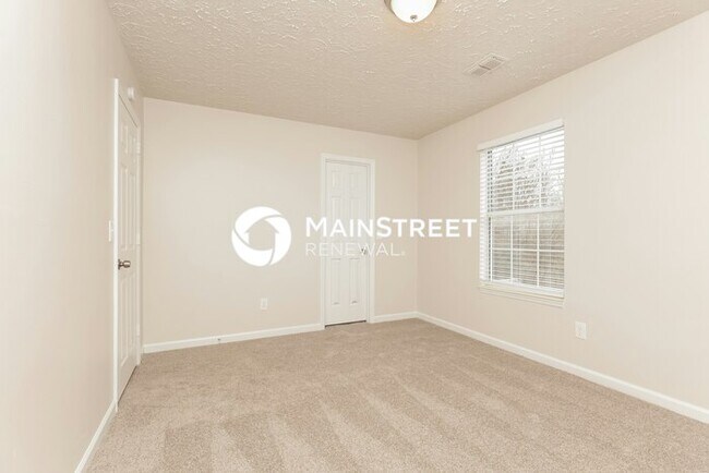 Building Photo - 3 Bedroom Pet-Friendly Home in ANTIOCH, TN with Main Street Renewal