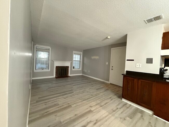 Building Photo - 34 Walden Dr