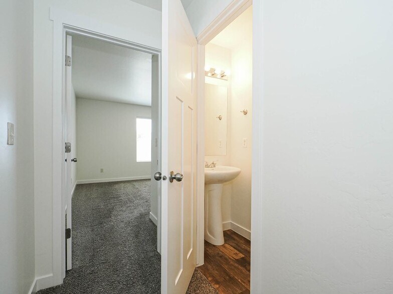 Building Photo - 14436 S Ferndale Way