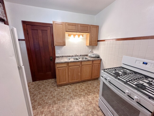 Building Photo - 3853 N Long Ave