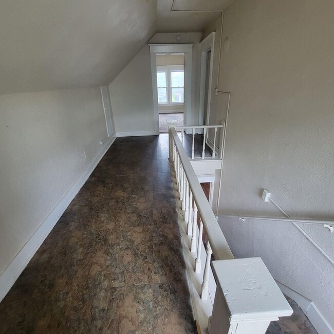 Building Photo - 3BR/1BA North Gonzaga Area Home