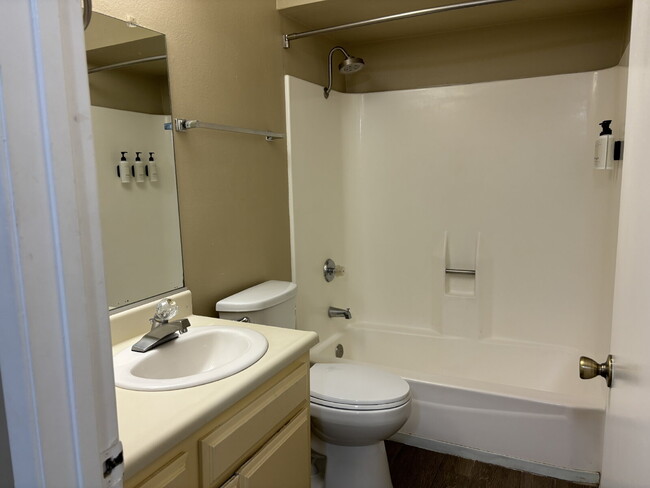 Building Photo - 2-Story, 2-Bedroom Condo Available for Rent