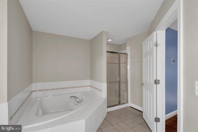 Building Photo - 9540 Parsonage Ln