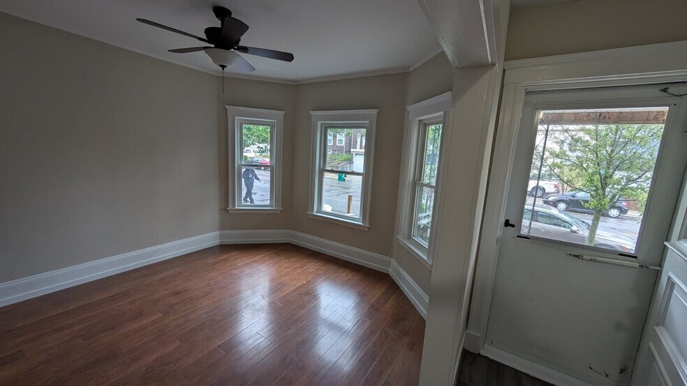 Primary Photo - 294 Boston Ave