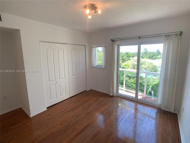 Building Photo - 1853 Jefferson Ave