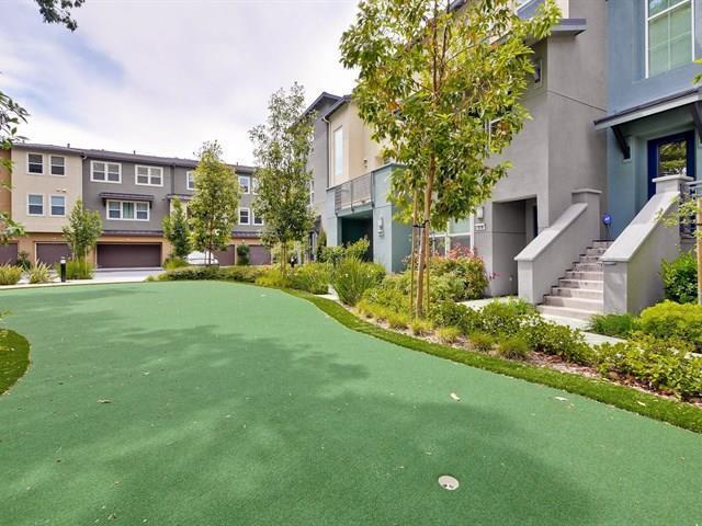 Building Photo - Meticulously Maintained 3 Bed 3 Bath Townh...