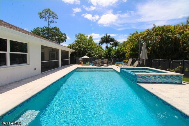 Building Photo - 721 Logan Blvd S