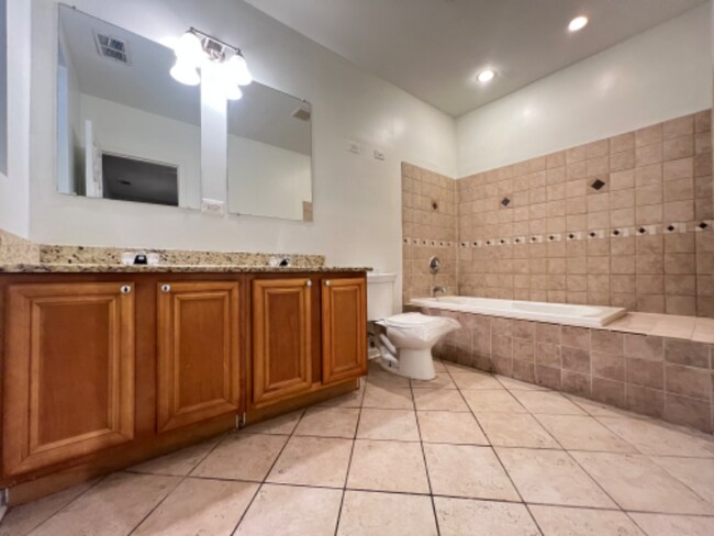 Building Photo - 5710 S Michigan Ave