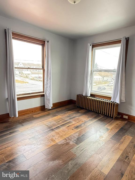 Building Photo - 295 E Main St