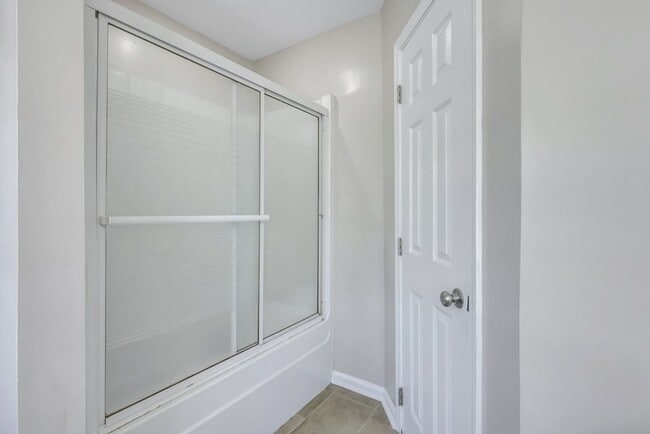 Building Photo - $500.00 OFF FIRST MONTHS RENT!!!!!