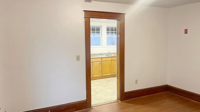 Building Photo - 73-75 Wallingford Ave