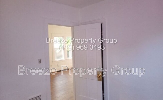 Building Photo - 2050 Berdan Ave