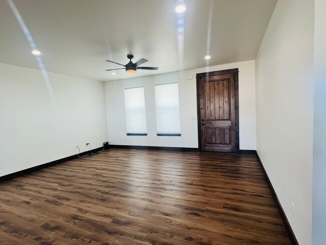 Building Photo - Newer Home - 3 Bedroom - 2 Bath - Corvallis