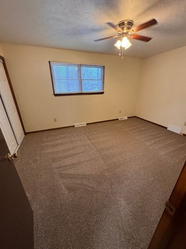 Building Photo - 103 Hazel St