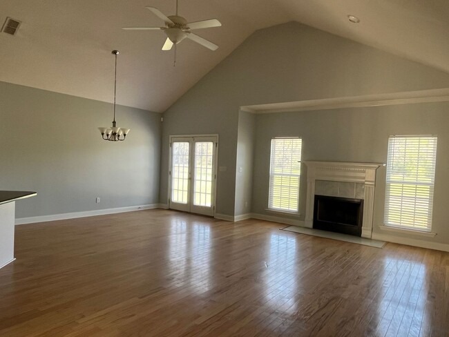 Building Photo - 104 Meadow Grove Ct