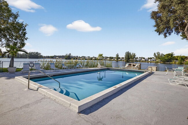 Building Photo - 4491 Crystal Lake Dr