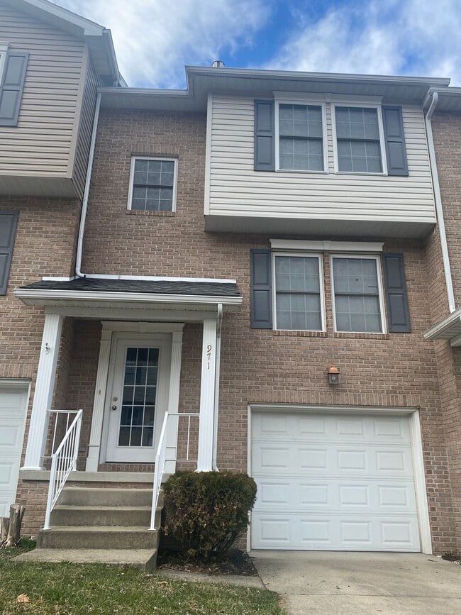 Primary Photo - 2 Bedroom Ashton Estates Townhouse- Availa...