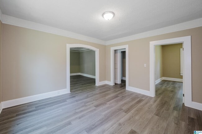 Building Photo - 703 11th Ave