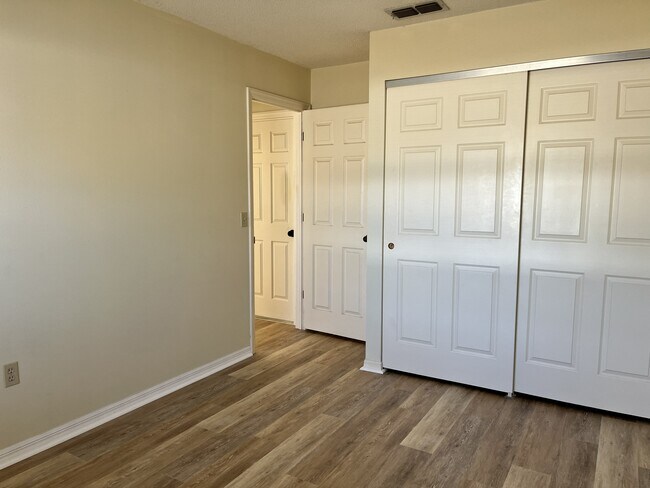 Building Photo - 4993 Reagen Way