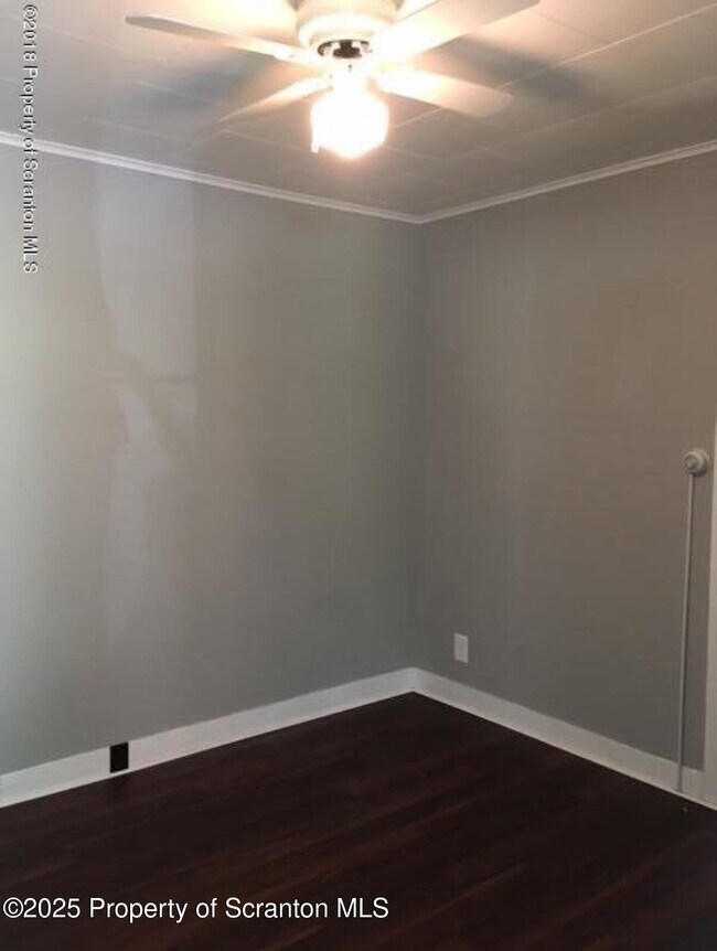 Building Photo - 410 Lane Hill Rd