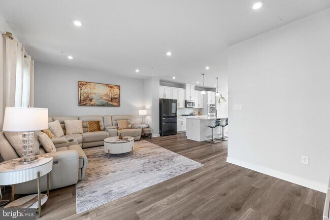 Building Photo - 56 Dolcie Ln