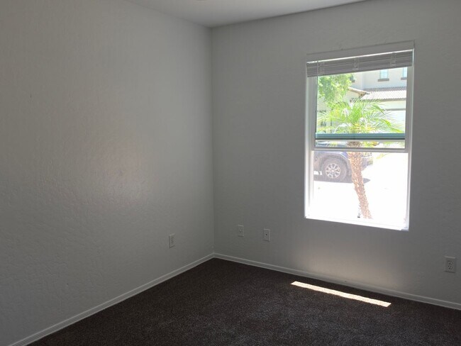 Building Photo - 2068 E Andalusian Loop