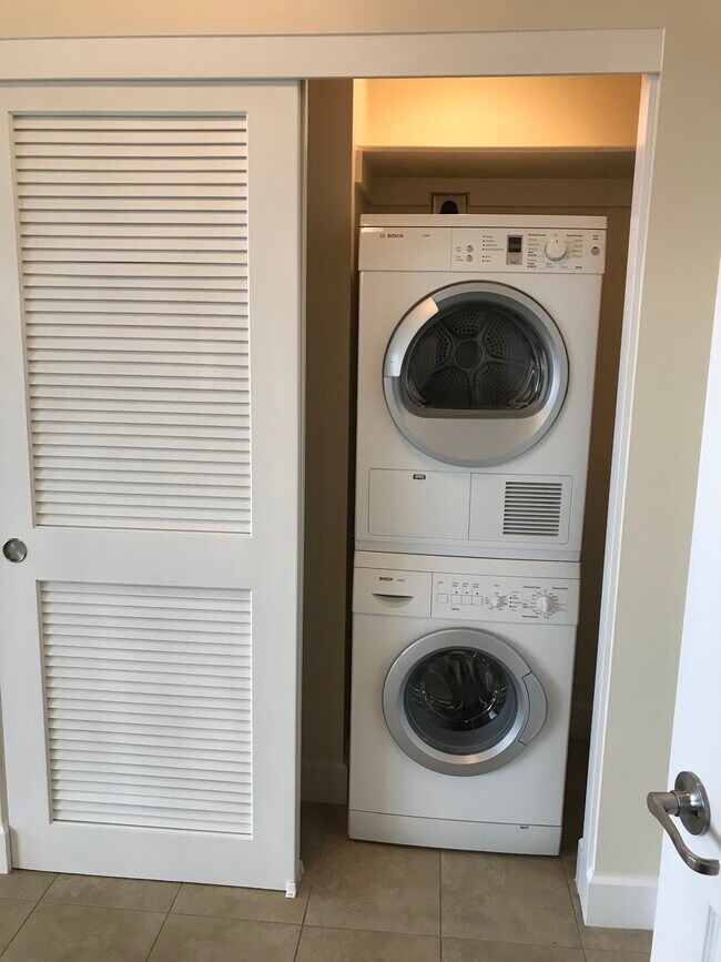 Building Photo - 450 N Arlington Ave