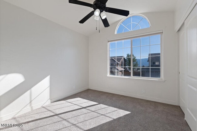 Building Photo - 7021 Heatherwood Dr
