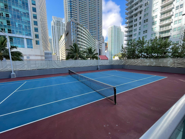 Building Photo - 1155 Brickell Bay Dr