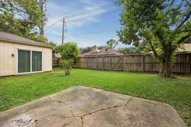 Building Photo - 2110 Gray Falls Dr