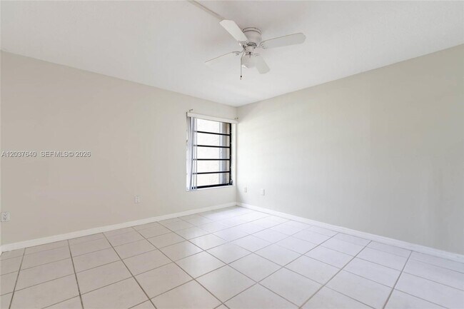 Building Photo - 9015 SW 125th Ave